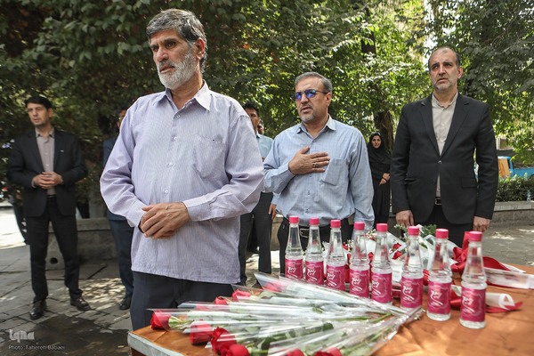 آئین ادای احترام و عطر افشانی مزار شهدای گمنام دانشگاه تهران