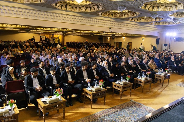 مراسم چهلمین روز درگذشت استاد فرشچیان در اصفهان