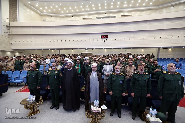 آئین اختتامیه مسابقات سراسری قرآن کریم نیروی زمینی سپاه با حضور سردار سرتیپ پاسدار «محمد کرمی» فرمانده نیروی زمینی سپاه شامگاه چهارشنبه 9 مهرماه در مجتمع فتح المبین برگزار شد.