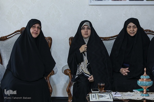 برپایی محفل بانوان فعال قرآنی در خانه شهید حاجی‌زاده