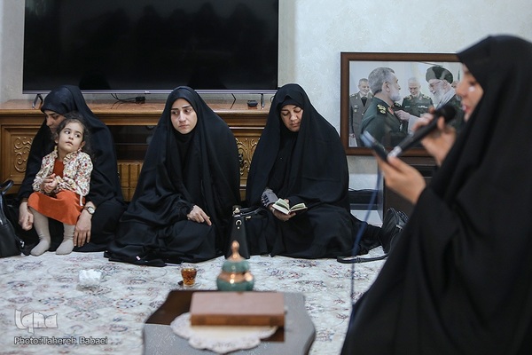 برپایی محفل بانوان فعال قرآنی در خانه شهید حاجی‌زاده