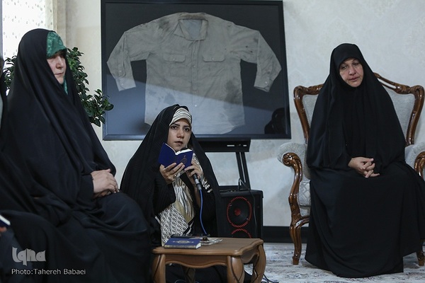 برپایی محفل بانوان فعال قرآنی در خانه شهید حاجی‌زاده