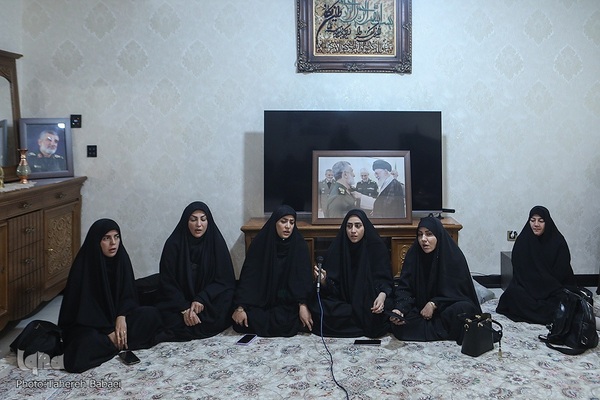 برپایی محفل بانوان فعال قرآنی در خانه شهید حاجی‌زاده