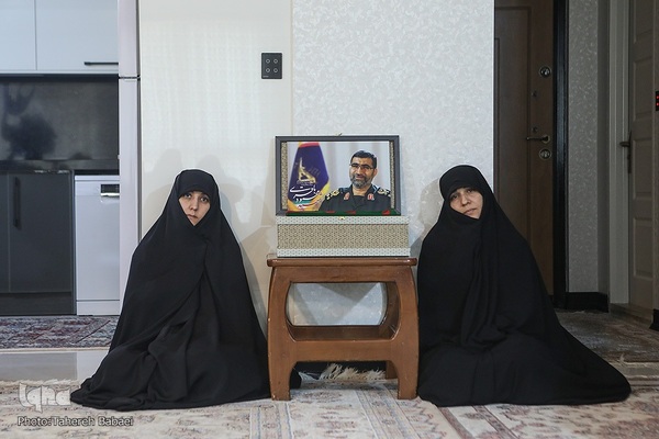 برپایی محفل بانوان فعال قرآنی در خانه شهید حاجی‌زاده