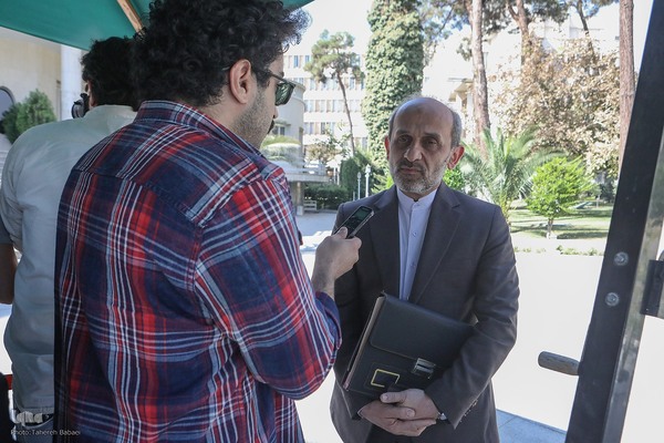 حاشیه جلسه هیئت دولت