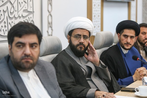 نشست هم‌اندیشی دستگاه‌های حکومتی و مجموعه‌های قرآنی پیرامون اجرای طرح زندگی با آیه‌ها