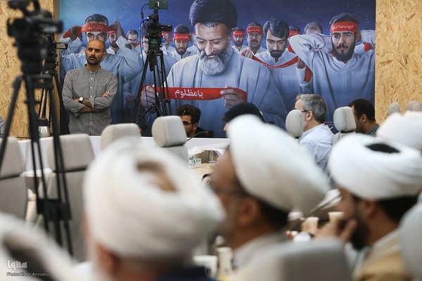 نشست هم‌اندیشی دستگاه‌های حکومتی و مجموعه‌های قرآنی پیرامون اجرای طرح زندگی با آیه‌ها