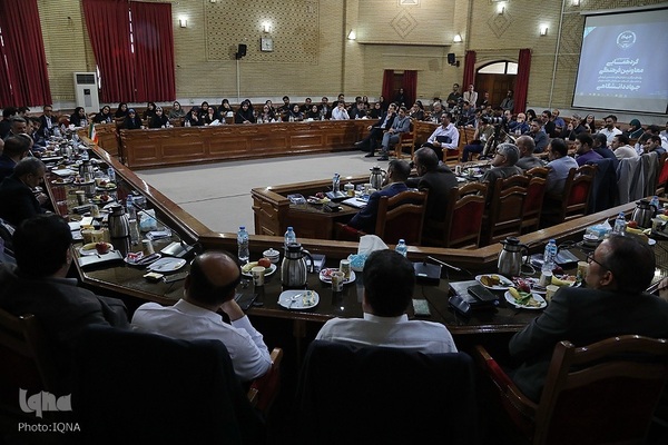 نشست صمیمی جمعی از معاونان فرهنگی و مدیران شعب دانشجویان جهاددانشگاهی