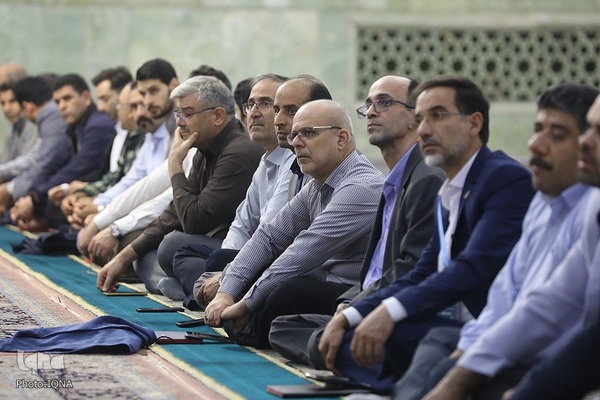 غبارروبی حرم مطهر حضرت فاطمه معصومه(س) توسط جهادگران جهاددانشگاهی