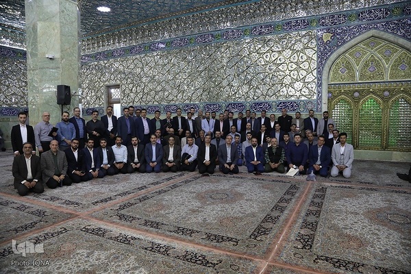 غبارروبی حرم مطهر حضرت فاطمه معصومه(س) توسط جهادگران جهاددانشگاهی