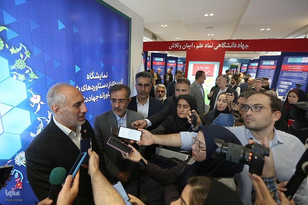 افتتاحیه نمایشگاه «گزیده‌ای از دستاوردهای علمی و فناورانه جهاددانشگاهی»