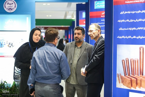 روز دوم نمایشگاه دستاوردهای علمی و فناورانه جهاددانشگاهی