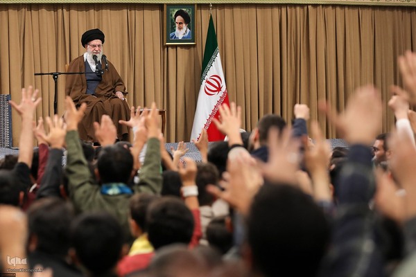 دیدار جمعی از دانش‌آموزان و دانشجویان با رهبر معظم انقلاب