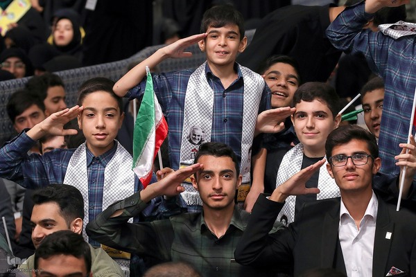 دیدار جمعی از دانش‌آموزان و دانشجویان با رهبر معظم انقلاب