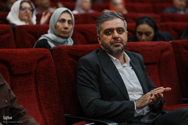 سیدصادق پژمان، مدیر عامل مؤسسه کمک به توسعه فرهنگ و هنر