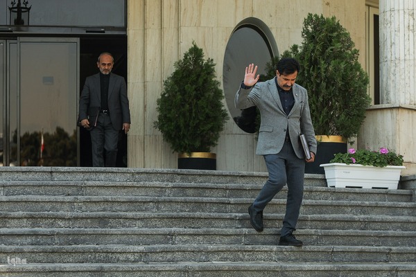 حاشیه جلسه هیئت دولت