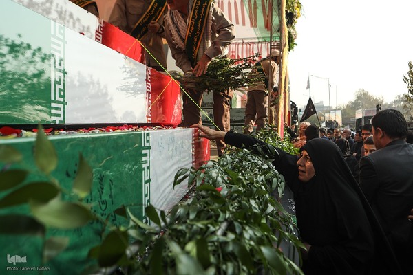 تشیع پیکر‌های مطهر ۱۰۰ شهید گمنام دوران دفاع مقدس