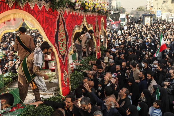 تشیع پیکر‌های مطهر ۱۰۰ شهید گمنام دوران دفاع مقدس