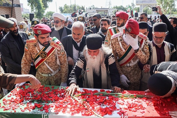 تشییع و خاکسپاری شهید گمنام در خوزستان