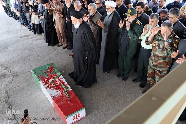 تشییع و خاکسپاری شهید گمنام در خوزستان