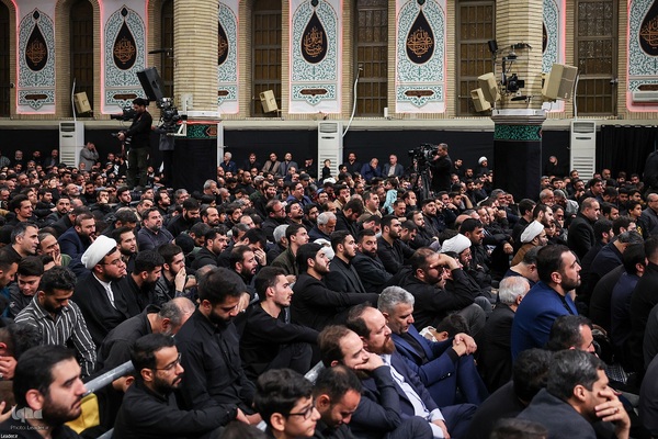 آخرین شب مراسم عزاداری شهادت حضرت صدیقه(س) در حسینیه امام خمینی(ره)