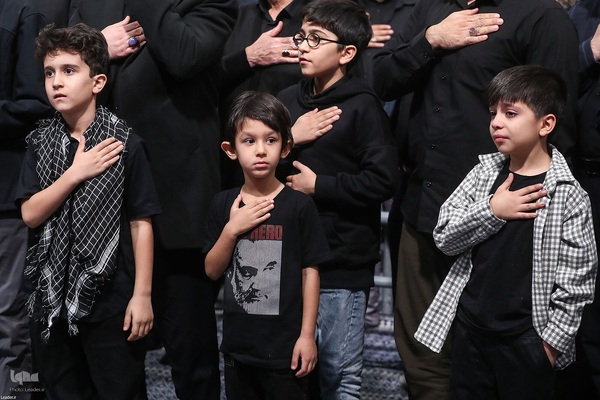 آخرین شب مراسم عزاداری شهادت حضرت صدیقه(س) در حسینیه امام خمینی(ره)