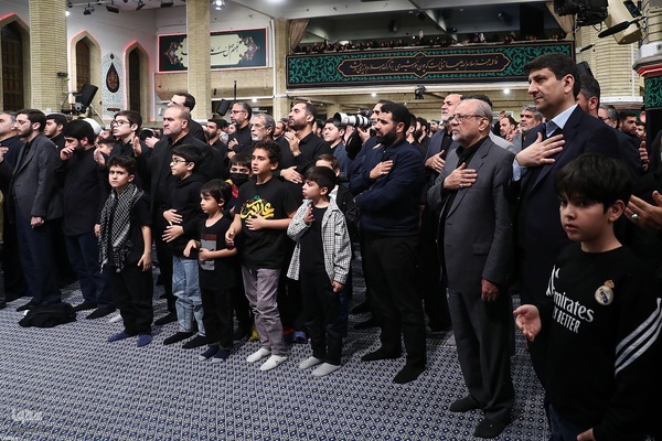 آخرین شب مراسم عزاداری شهادت حضرت صدیقه(س) در حسینیه امام خمینی(ره)