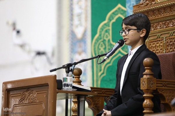 کرسی تلاوت فاطمی در حرم مطهر حضرت معصومه(س)