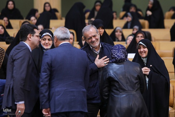 آیین گرامیداشت روز زن و مقام مادر