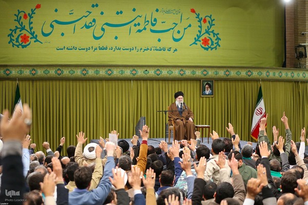 دیدار هزاران نفر از مداحان و ستایشگران اهل بیت(ع)