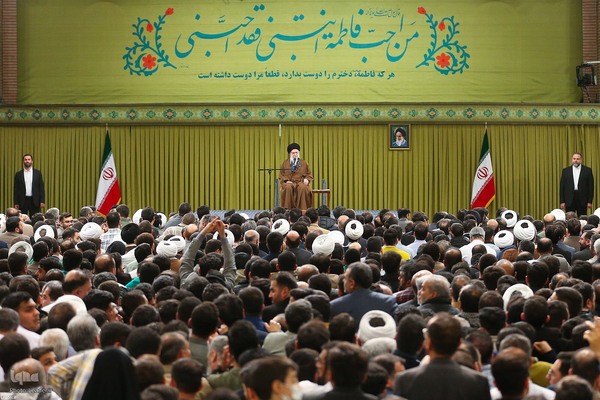 دیدار هزاران نفر از مداحان و ستایشگران اهل بیت(ع)