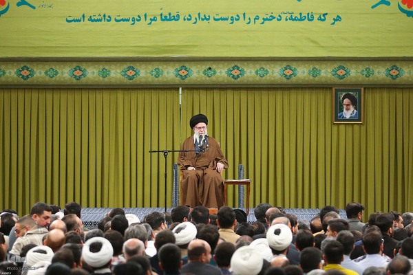 دیدار هزاران نفر از مداحان و ستایشگران اهل بیت(ع)