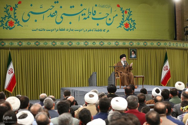 دیدار هزاران نفر از مداحان و ستایشگران اهل بیت(ع)