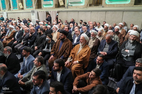 دیدار هزاران نفر از مداحان و ستایشگران اهل بیت(ع)