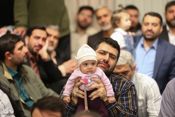 دیدار هزاران نفر از مداحان و ستایشگران اهل بیت(ع)