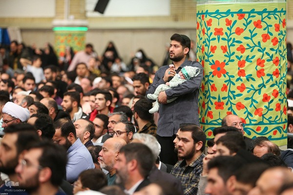 دیدار هزاران نفر از مداحان و ستایشگران اهل بیت(ع)