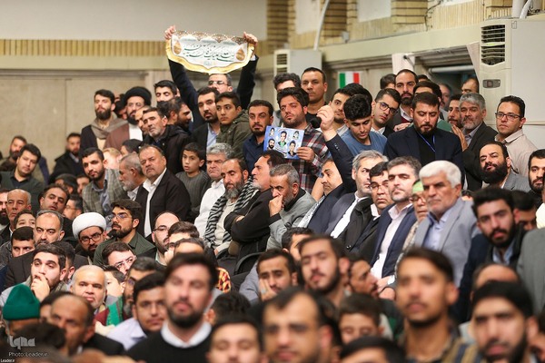 دیدار هزاران نفر از مداحان و ستایشگران اهل بیت(ع)