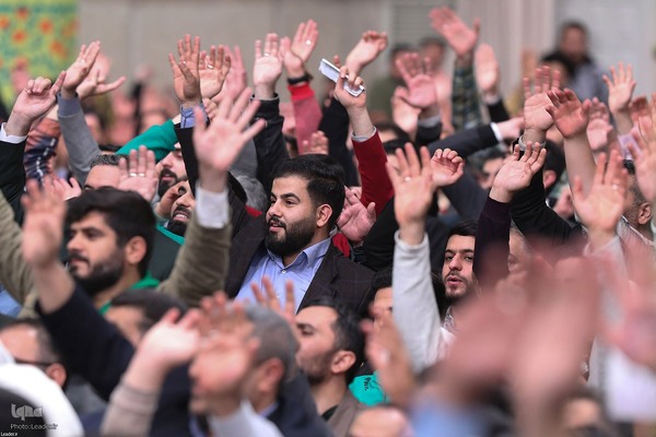 دیدار هزاران نفر از مداحان و ستایشگران اهل بیت(ع)