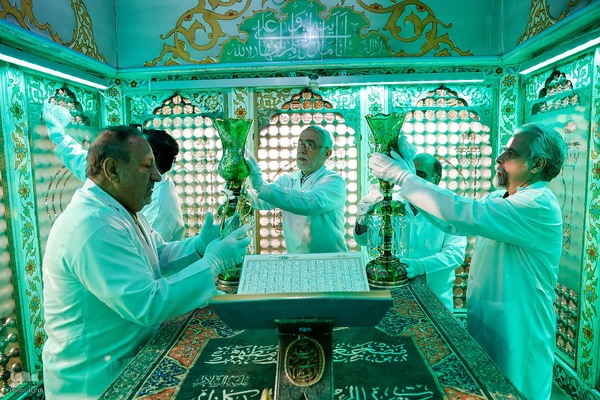 مراسم غبارروبی و محفل انس با قرآن در آستان امامزاده صالح (ع)