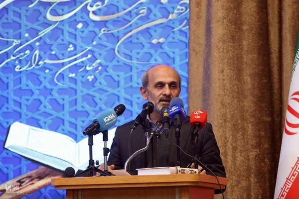 پیمان جبلی، رئیس صدا و سیما در آیین پایانی نوزدهمین دوره مسابقات عترت و چهارمین جشنواره فرهنگی هنری رسانه ملی