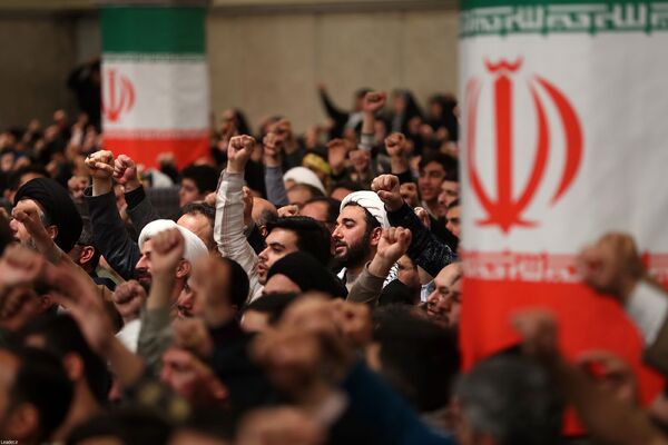 دیدارهزاران نفر از مردم قم با رهبر معظم انقلاب