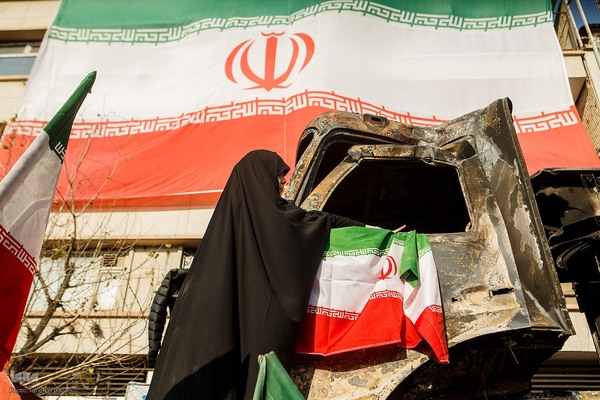 تجمع همبستگی ملی در میدان انقلاب