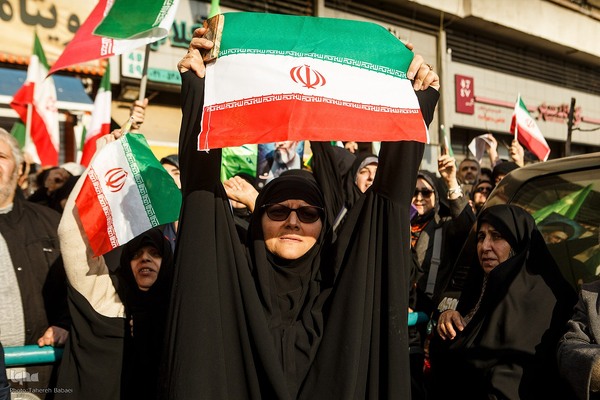 تجمع همبستگی ملی در میدان انقلاب