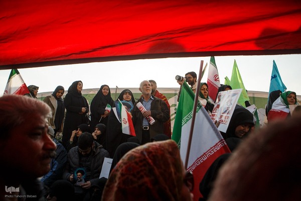 تجمع همبستگی ملی در میدان انقلاب