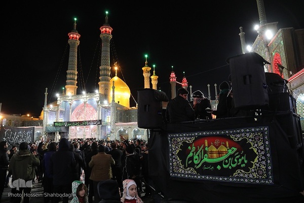 شب شهادت امام موسی کاظم(ع) در حرم حضرت معصومه(س)