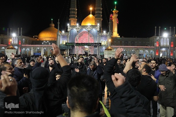 شب شهادت امام موسی کاظم(ع) در حرم حضرت معصومه(س)