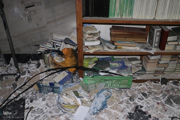 مسجدی که سوخت ولی نماز جماعت آن خاموش نشد