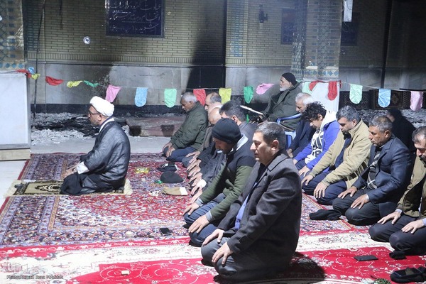 مسجدی که سوخت ولی نماز جماعت آن خاموش نشد