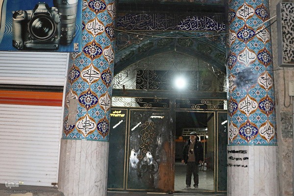 مسجدی که سوخت ولی نماز جماعت آن خاموش نشد