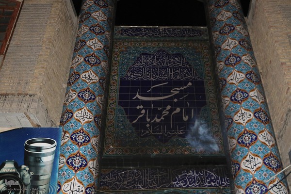 مسجدی که سوخت ولی نماز جماعت آن خاموش نشد